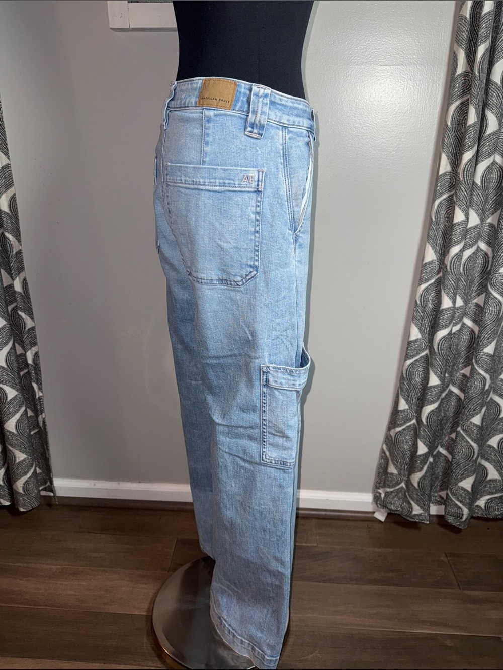 American Eagle Light Wash Stretch Denim Cargo Wide Leg Pants Size 4 - Picture 8 of 11